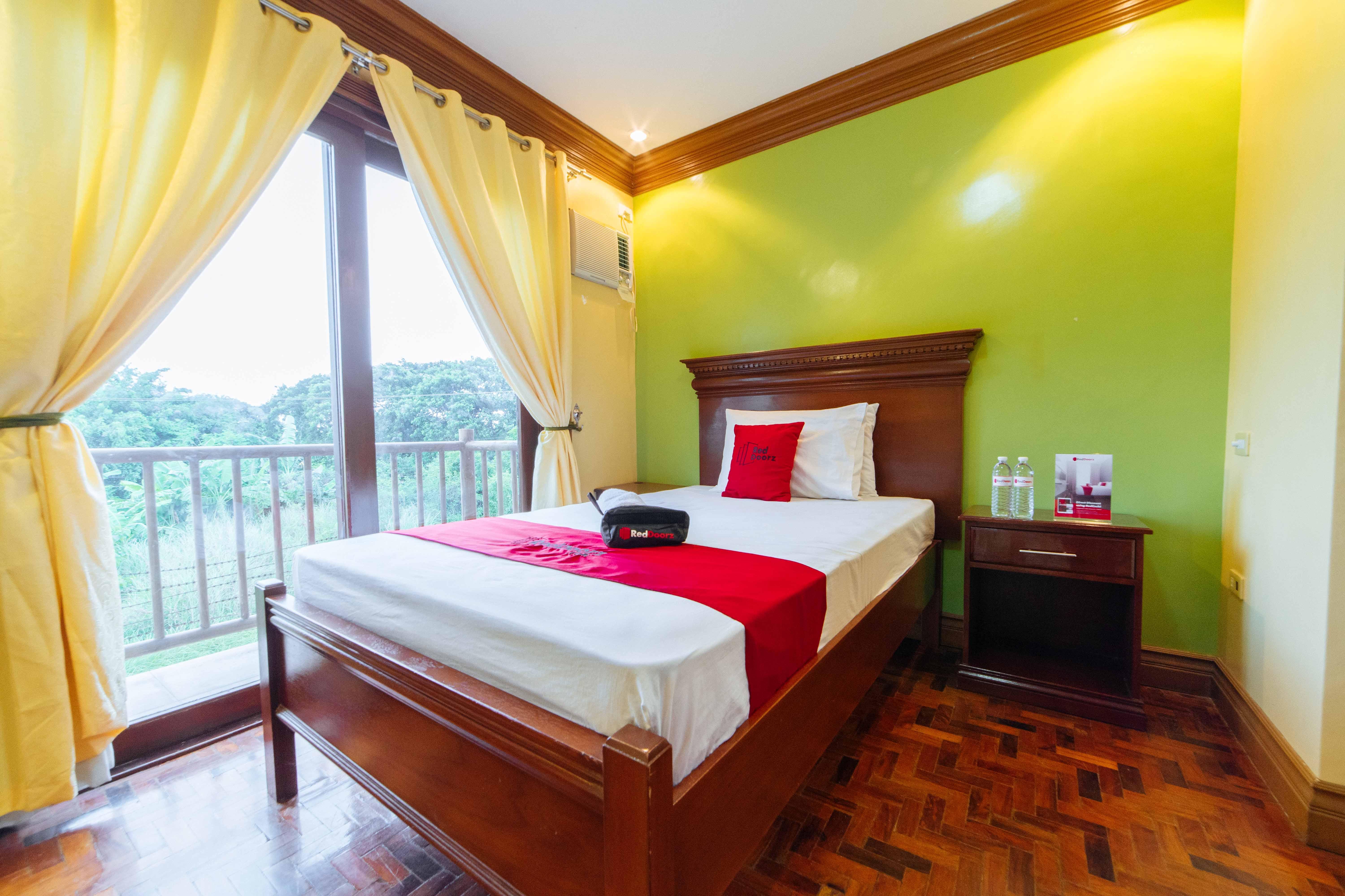 Reddoorz Plus @ Starhomes Olivianville Tarlac City Exterior photo