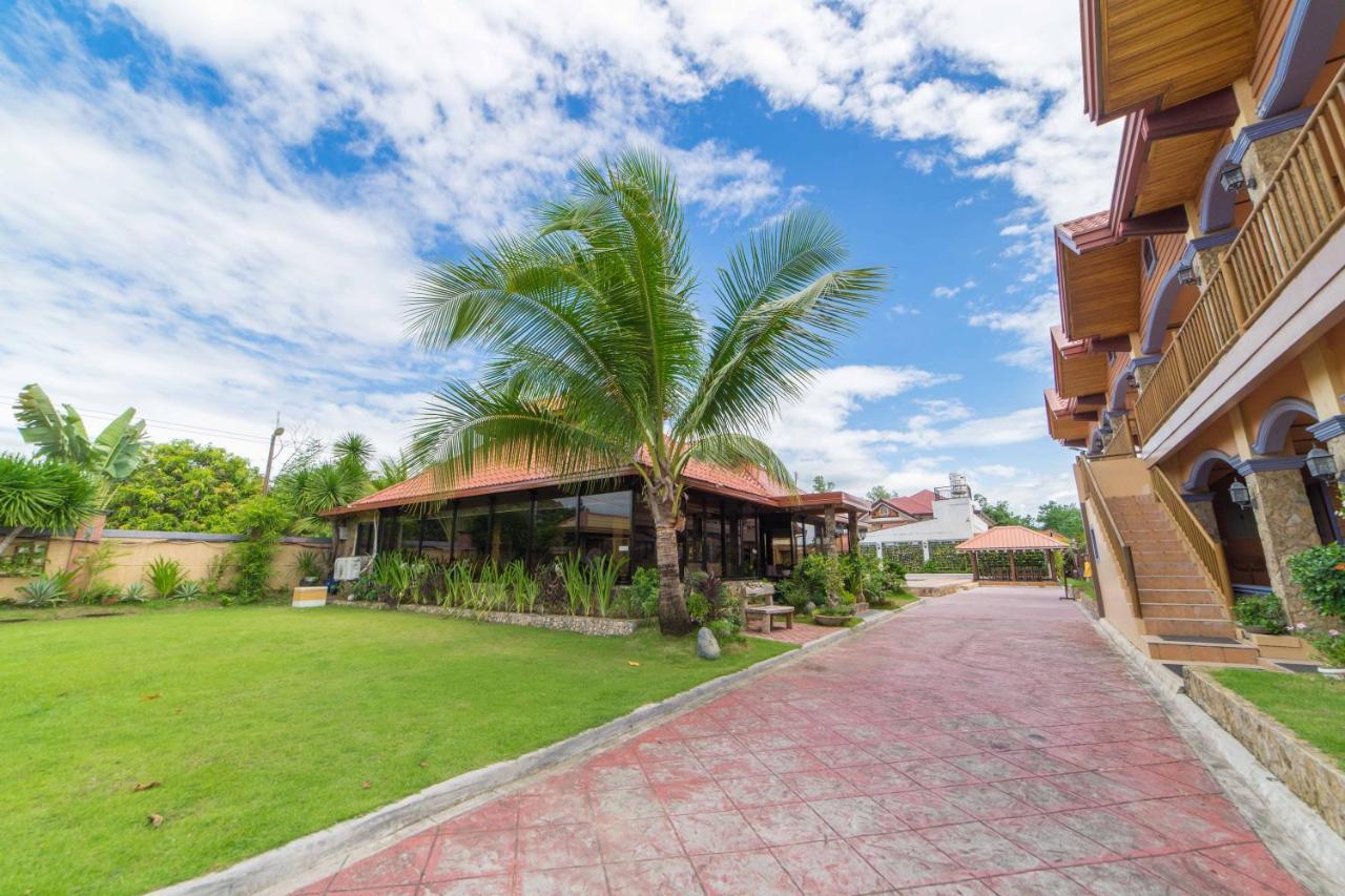 Reddoorz Plus @ Starhomes Olivianville Tarlac City Exterior photo