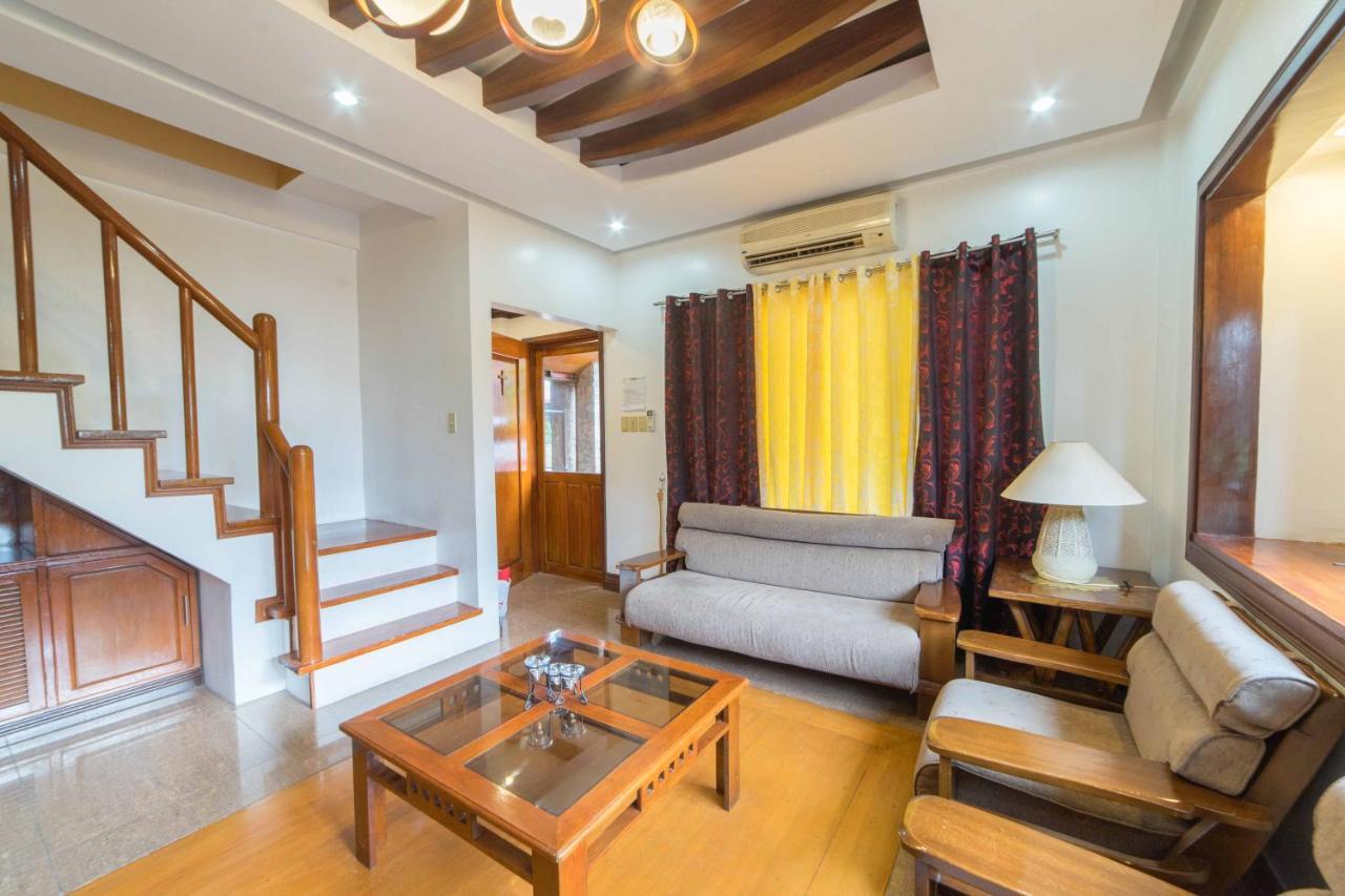 Reddoorz Plus @ Starhomes Olivianville Tarlac City Exterior photo